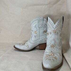 Dingo Primrose Western Wedding Boot 7” Ankle
